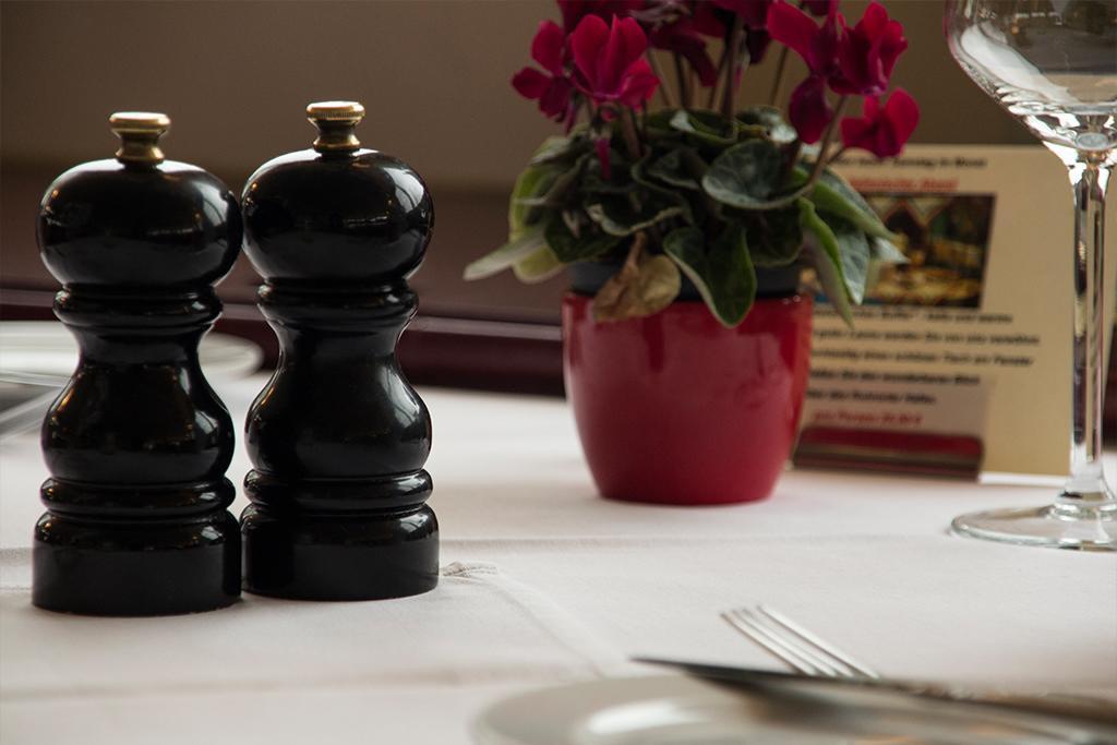 Hotel La Vigie & Ristorante Belvedere Дуйсбург Екстериор снимка