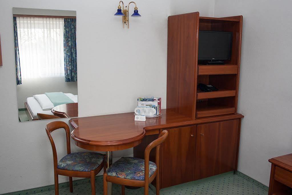 Hotel La Vigie & Ristorante Belvedere Дуйсбург Екстериор снимка