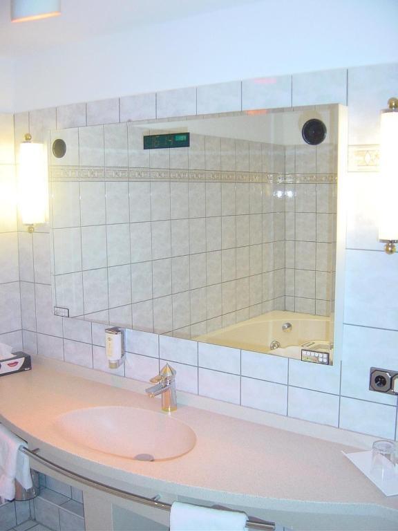 Hotel La Vigie & Ristorante Belvedere Дуйсбург Екстериор снимка